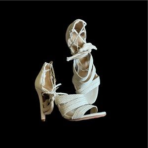 New Schutz Braided Woven Nuetral Ankle
Wrap Sandal Heel Size 6.5